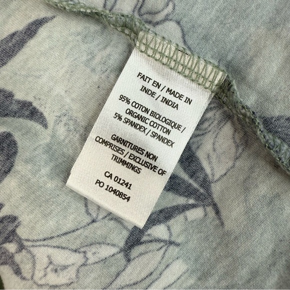 Simons t-shirt, half buttons, flowers polo Green Floral Button Down Shirt - Picture 10 of 12